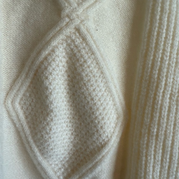 Line and Dot sweater size Medium - Picture 5 of 7